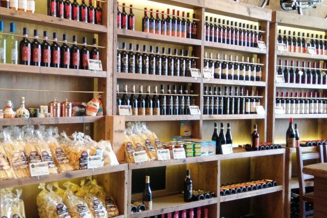 山梨ワイナリー巡りで試飲とフレンチ